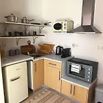 Maya Apartment *