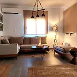 Maya Apartment *