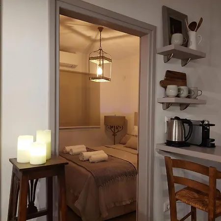 Maya Apartments, Modern And Convenient With Private Parking Apartment