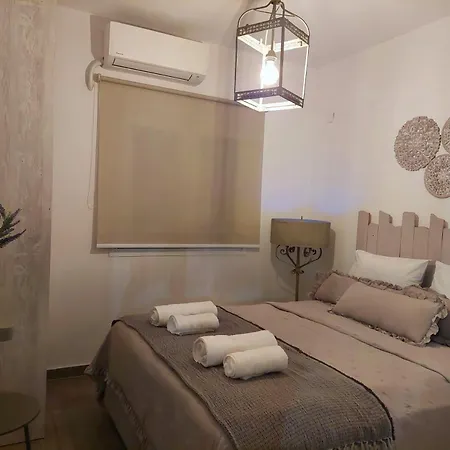 Maya Apartments, Modern And Convenient With Private Parking Apartment