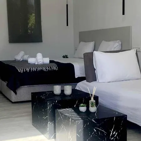 Maya Apartments, Modern And Convenient With Private Parking *