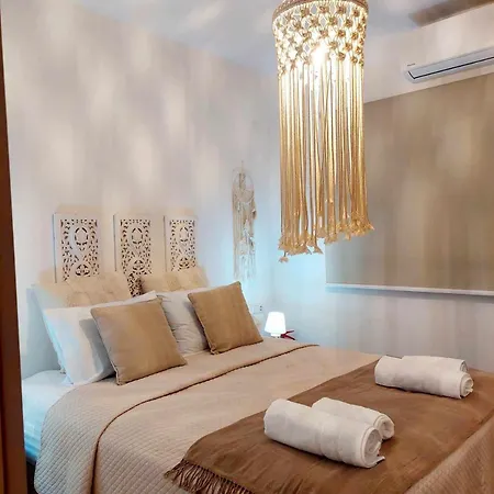 Maya Apartments, Modern And Convenient With Private Parking Apartment *