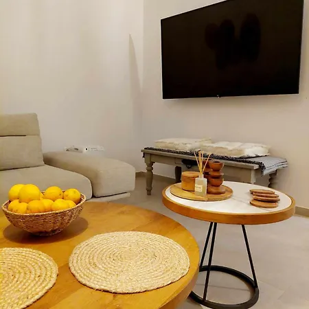 Apartment Maya Apartments, Modern And Convenient With Private Parking