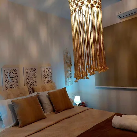 Maya Apartments, Modern And Convenient With Private Parking Apartment *