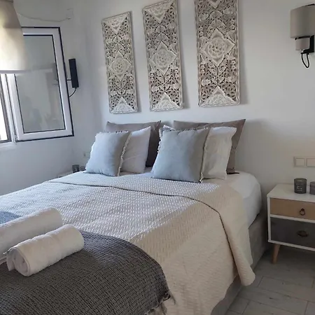 Maya Apartments, Modern And Convenient With Private Parking *