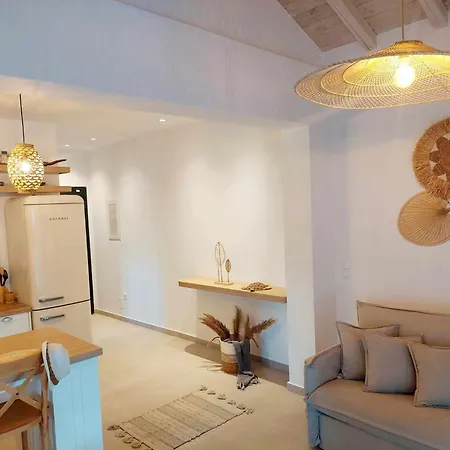 Apartment Maya Apartments, Modern And Convenient With Private Parking