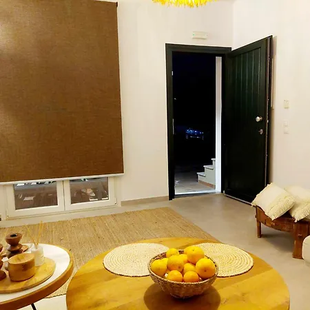 Maya Apartments, Modern And Convenient With Private Parking