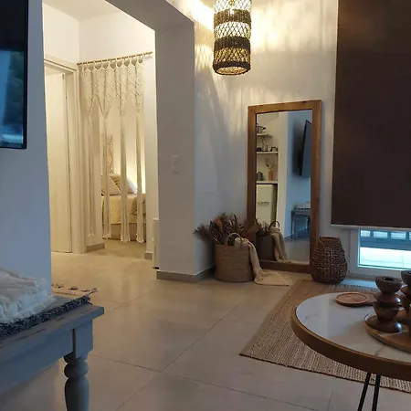 Maya Apartments, Modern And Convenient With Private Parking Apartment