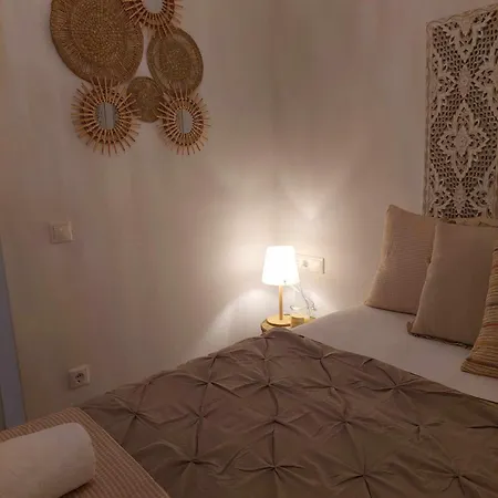 Maya Apartments, Modern And Convenient With Private Parking Apartment *