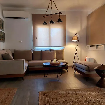 Maya Apartments, Modern And Convenient With Private Parking Apartment *